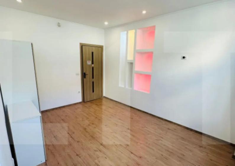 Apartament de vanzare, cu 3 camere, zona ultracentrala - 6