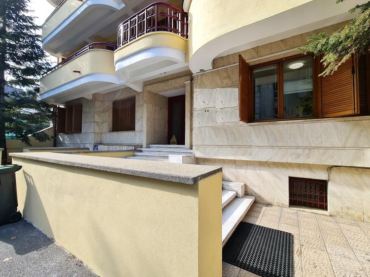 Birou zona Aviatorilor - parcare - 1