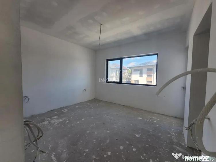 Casa individuala , 4 camere, 3 bai, garaj 26 mp , terasa 40 - 15