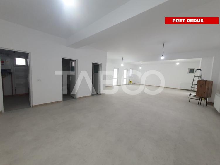 Spatiu comercial la prima inchiriere 105 mp 3 cai de acces DN + curte - 1