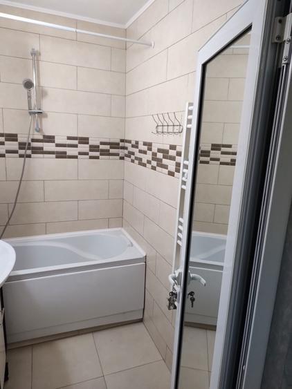 Proprietar vand apartament 3 camere - 1