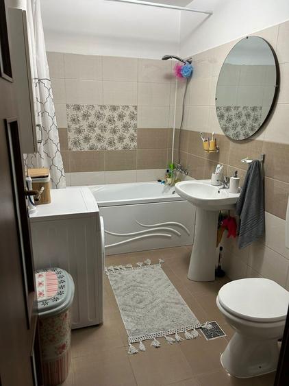 Inchiriez Apartament 2 camere 400 - 4
