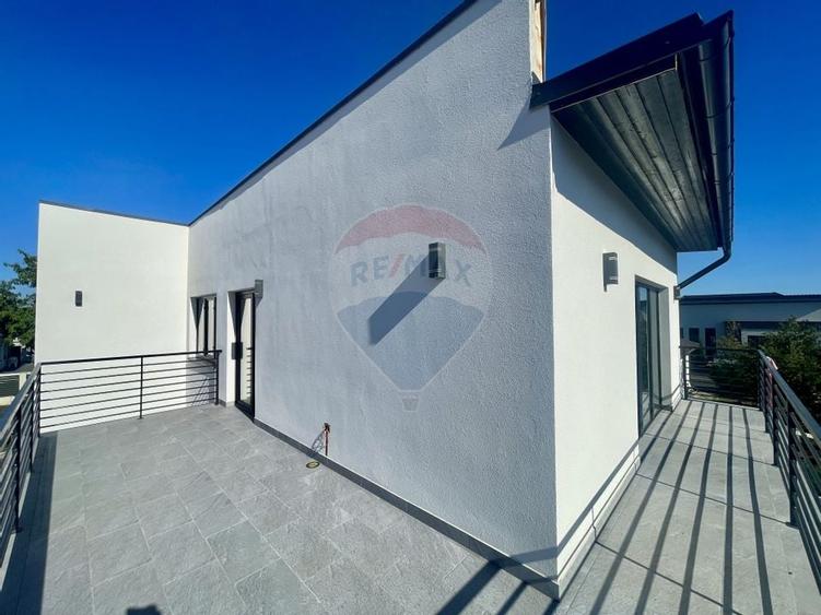 Casa / Vila cu 4 camere de vanzare in zona Nord - 2