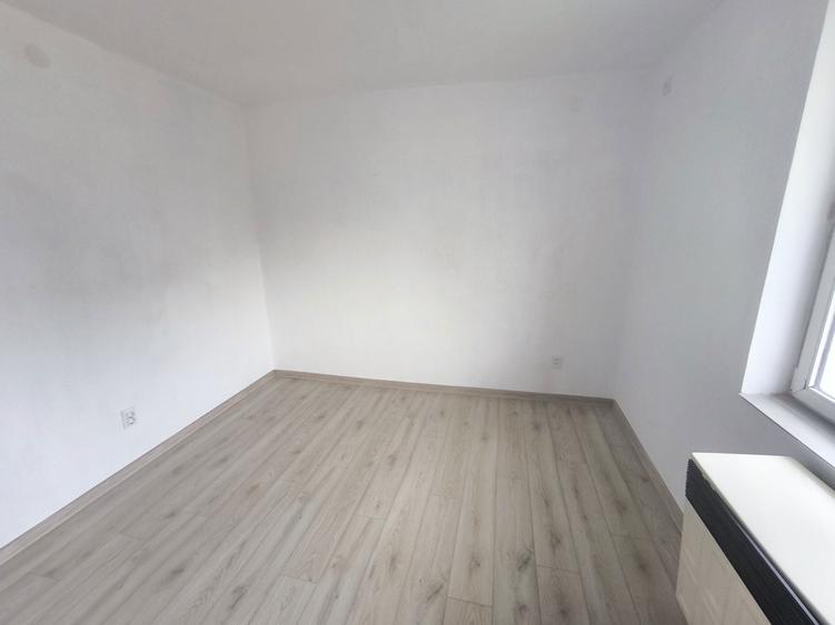 Vand Garsoniera renovata nemobilata Orastie - 6