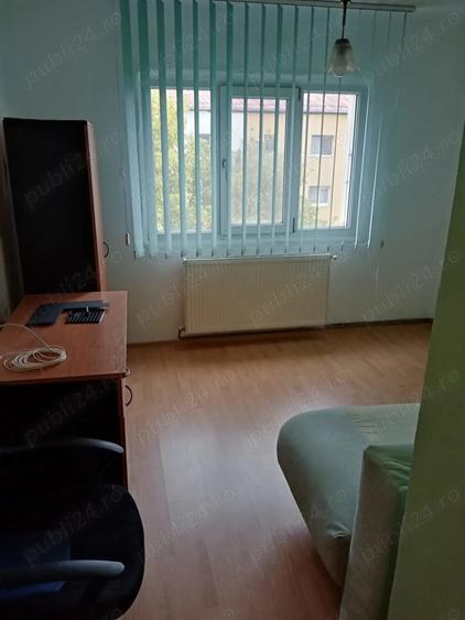 Apartament decomandat 4 camere, 1 mai, Sara - 6