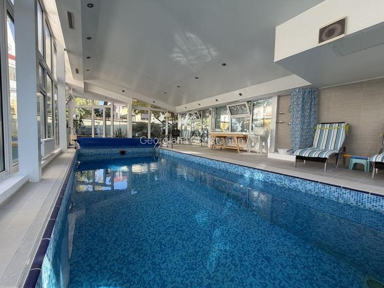 Vila cu piscina interioara, mobilata, langa British School