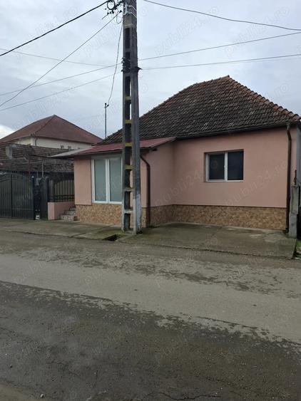 Casa cu spa?iu comercial - 1