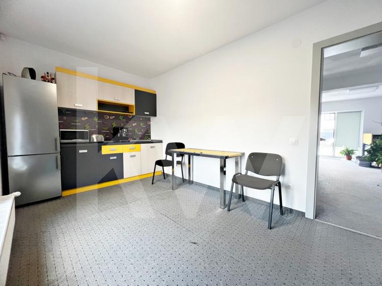 Casa mare cu teren generos – perfect impartita pentru birouri sau 4 apartamente - 12