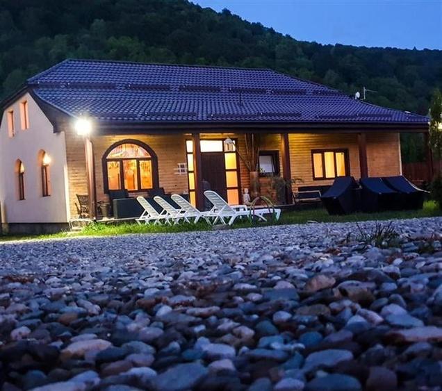 Exclusivitate! Col? de Rai: Casa arhitectura deosebita, cu acces direct la rau, - 2