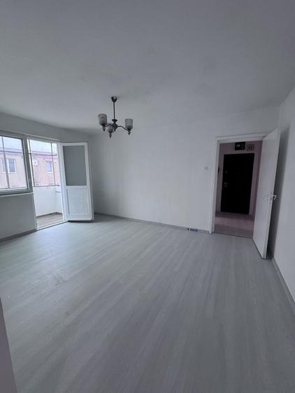 Particular, Ap 2 camere , renovat recent , detalii in anunt - 1