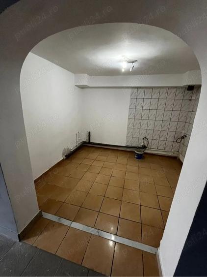 inchiriez casa 4 camere singur in curte in Doamna Ghica - 5