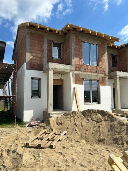 Casa insiruita 3 camere, 88 mp utili, 300 mp teren, zona Planetelor - Giroc - 1