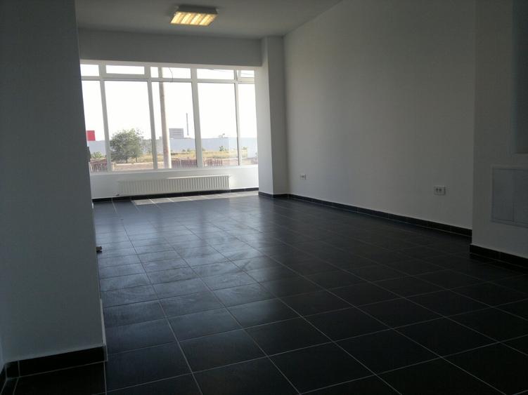 Spațiu Comercial Stradal Militari Residence-Tineretului 13, parter, 64mpu, 700€ - 13
