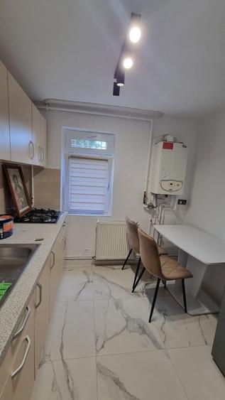 Apartament de inchiriat - 2 camere - 150 LEI - 380 euro / luna, noapte. - 1