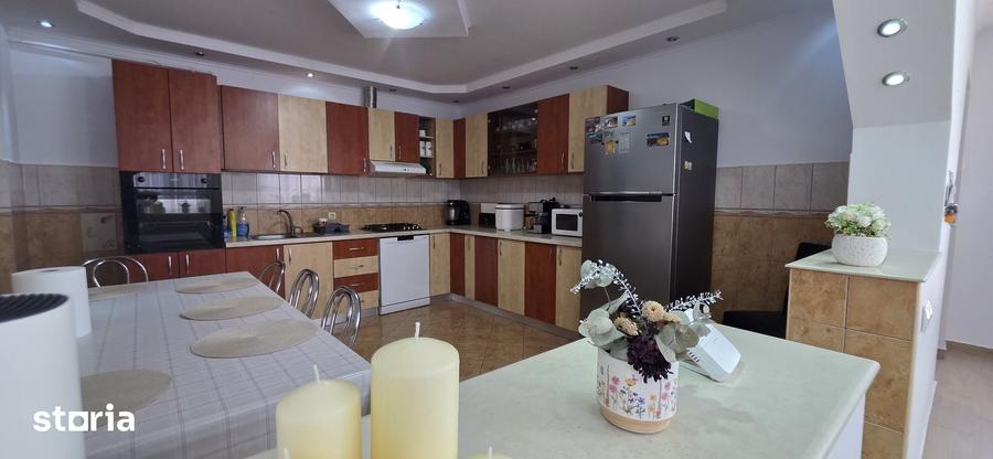 Casă cu 3 camere cu Teren 224 Mp în Central