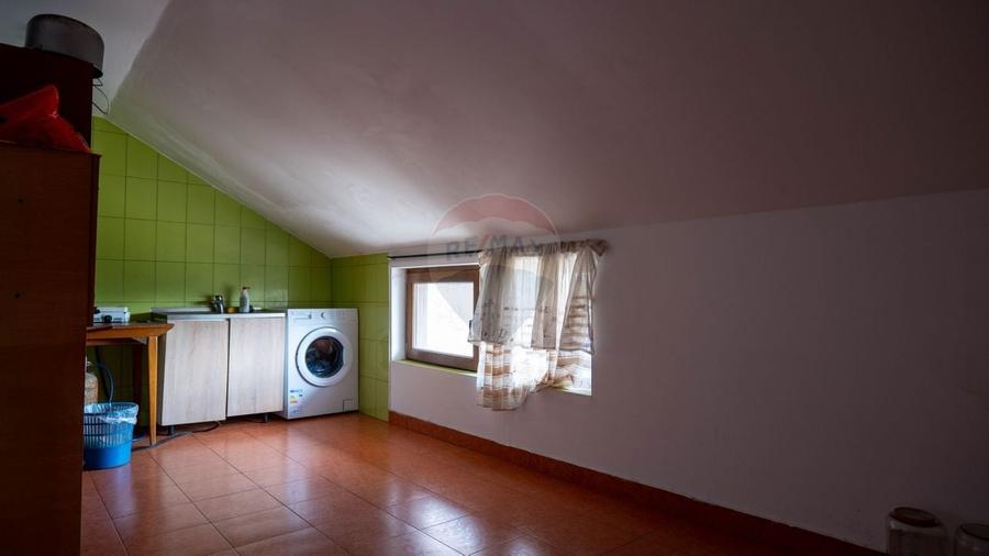 Vânzare imobil cu funcțiune mixtă casa si restaurant - Ungureni - DB - 6