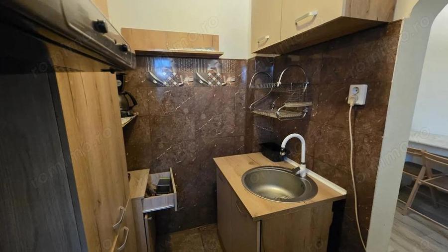 Apartament 3 camere Centru Valenii de Munte | Cartier modernizat in 2024 - 8