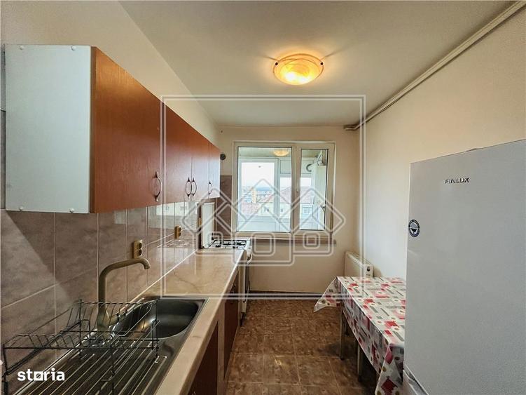 Apartament decomandat, 2 camere, balcon - M. Viteazu - 1