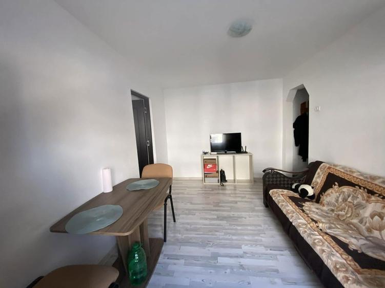 Inchiriez apartament 2 camere - 3