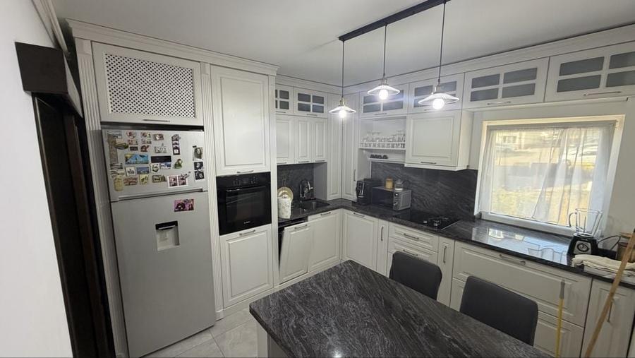Apartament cu 3 camere decomandat în Paltin