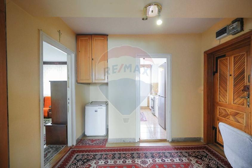Apartament decomandat cu 3 camere, 75 mp, de vanzare - Zona Cantemir - 21