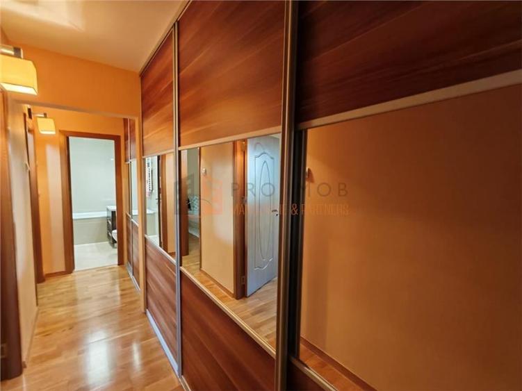 Apartament 3 camere cf 1 semidecomandat  zona Micro 5 - 12