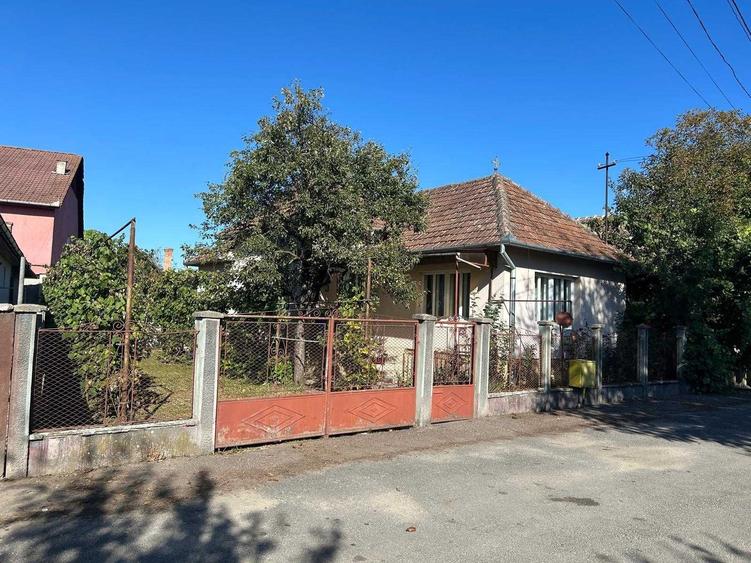 Casa cu teren generos de vanzare Gherla, str. Liviu Rebreanu - 2