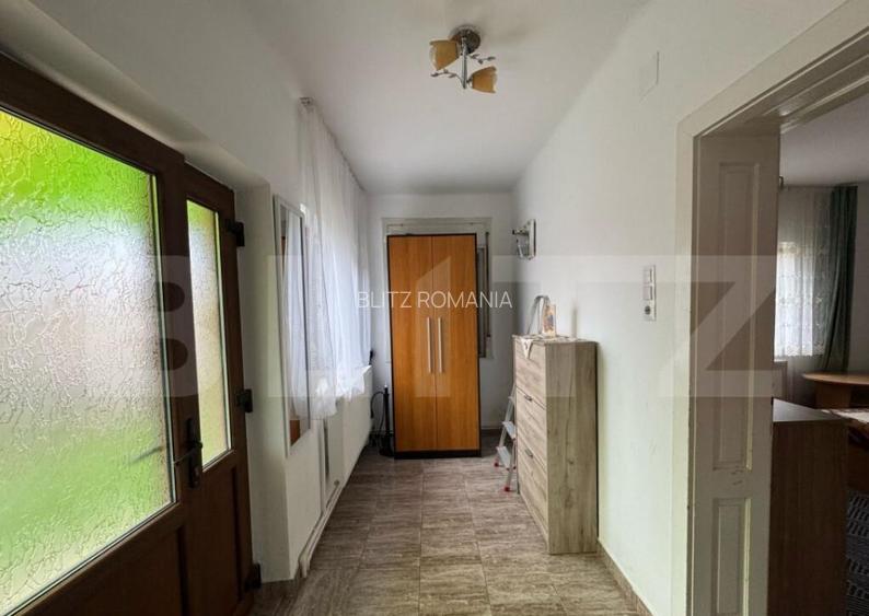 Casa de vanzare, cu 3 camere, 120 mp, 1080 mp teren, zona Si