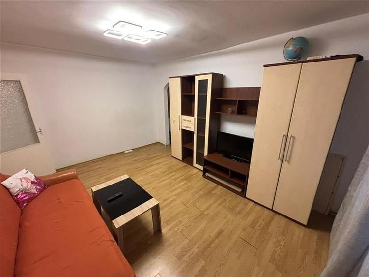 Miron Costin - 2 camere semidecomandat - parter - 2