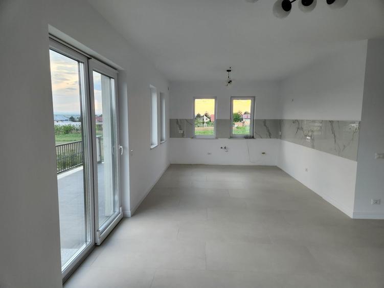 Casă cu 4 camere cu Teren 540 Mp în Central