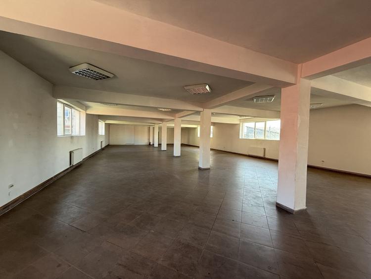 Spațiu comercial, de 800 mp, în Cetate