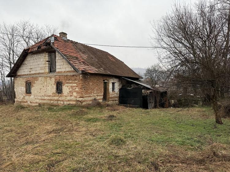 Teren + Cladire in sat Chitid - 1