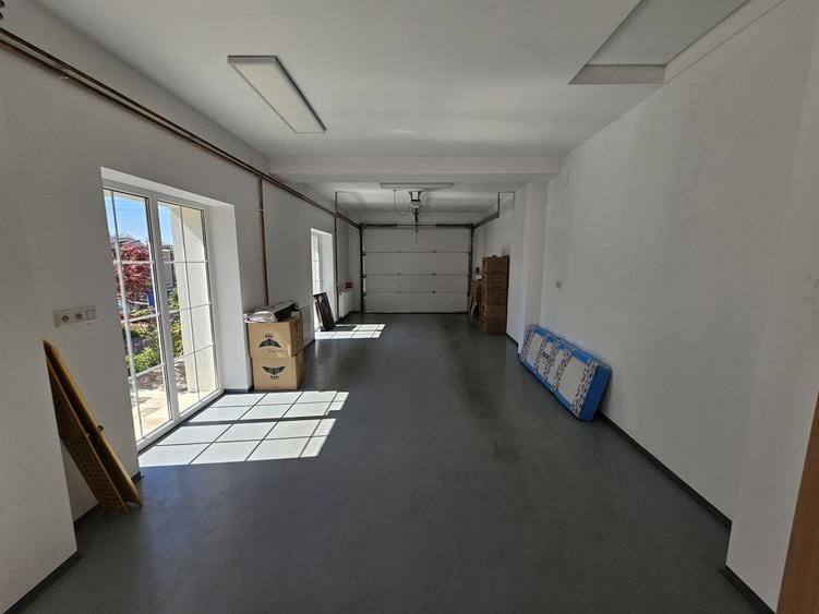 Casă spațioasă de închiriat cu curte amenajată și facilități complete - 11