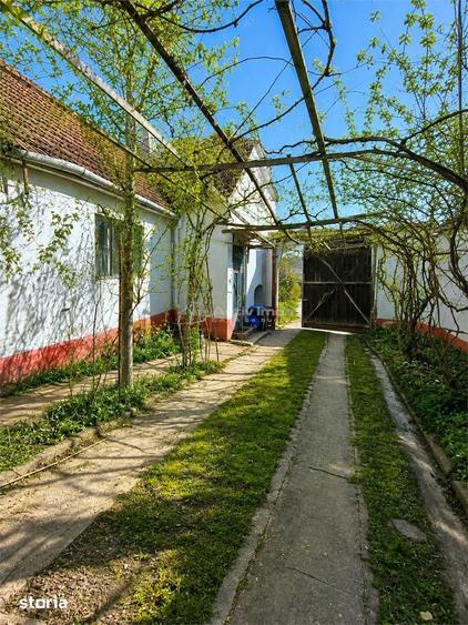 Casa generoasa de vanzare la tara - 4