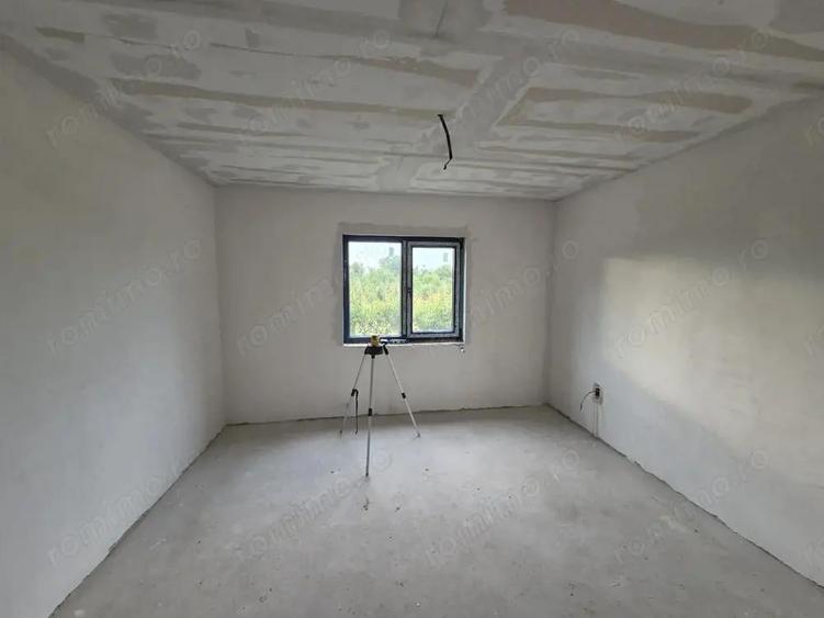 Casa P+1 in comuna 1 Decembrie - str. Victoriei - 2