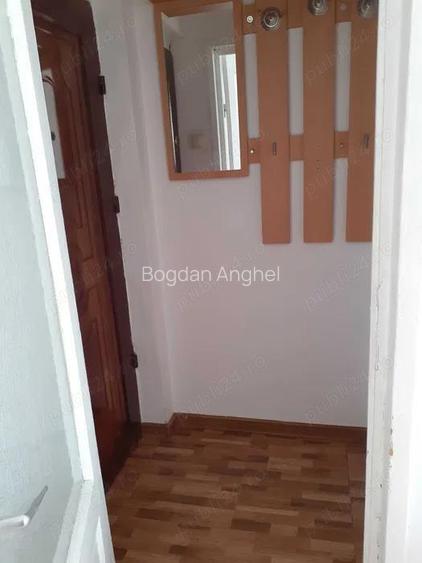 Garsoniera de inchiriat Ploie?ti Vest (piata Aurora)