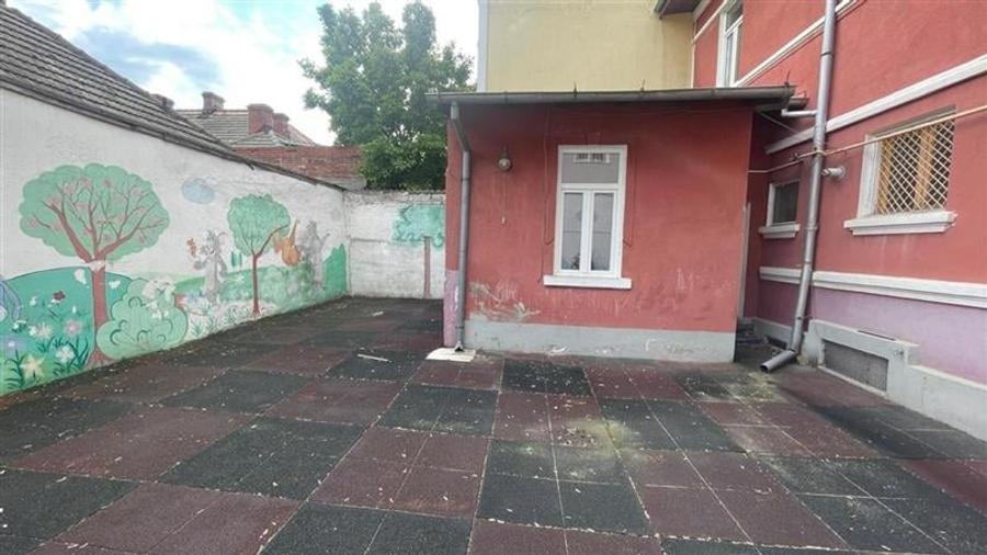 Vatra Luminoasa, vila 7 camere, curte 121 mp - 1