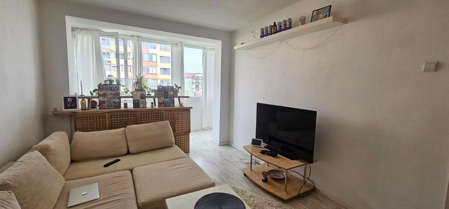 Inchiriez apartament cu 2 camere,decomandat, situat pe B-dul Mihai Viteazu - 10