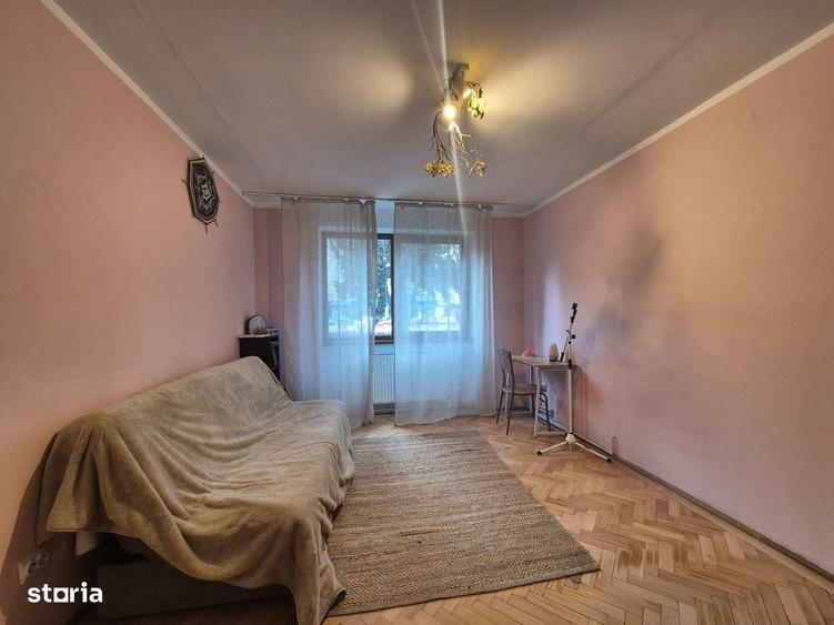 Apartament cu 2 camere semidecomandat în Calea București