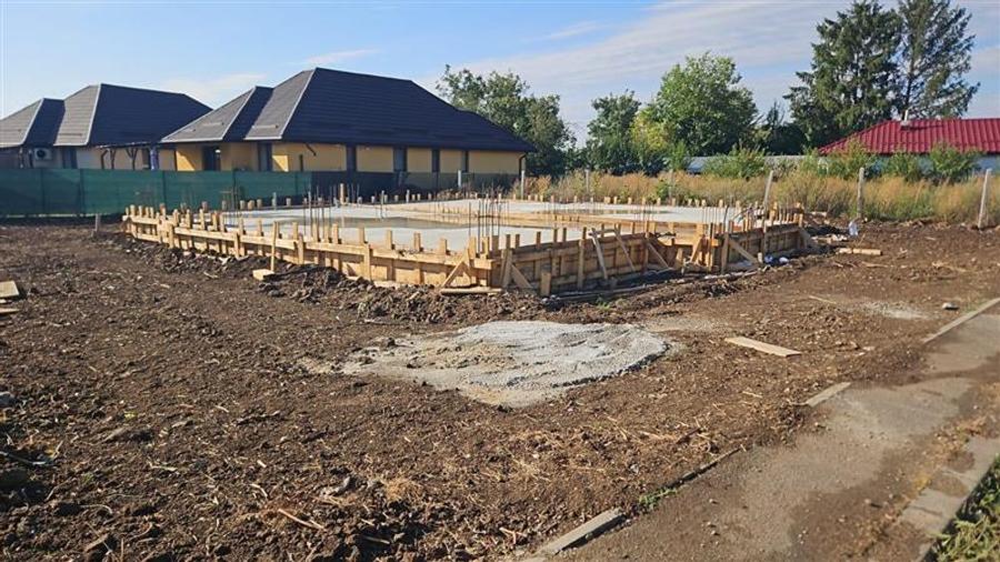 Casă cu 4 camere cu Teren 250 Mp în Central