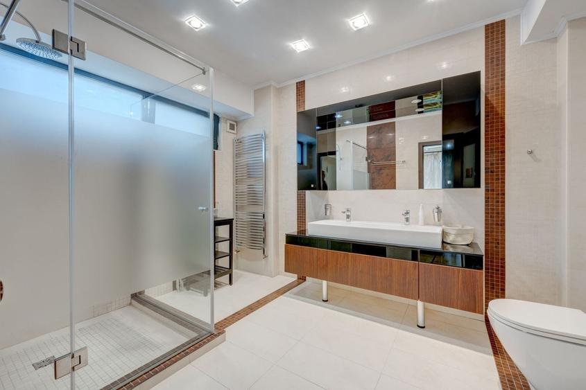 Apartament cu 4 camere decomandat, mobilat în Herăstrău