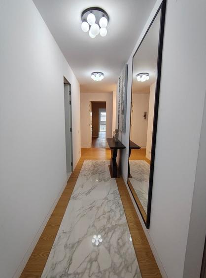 Apartament cu 4 camere în Băneasa