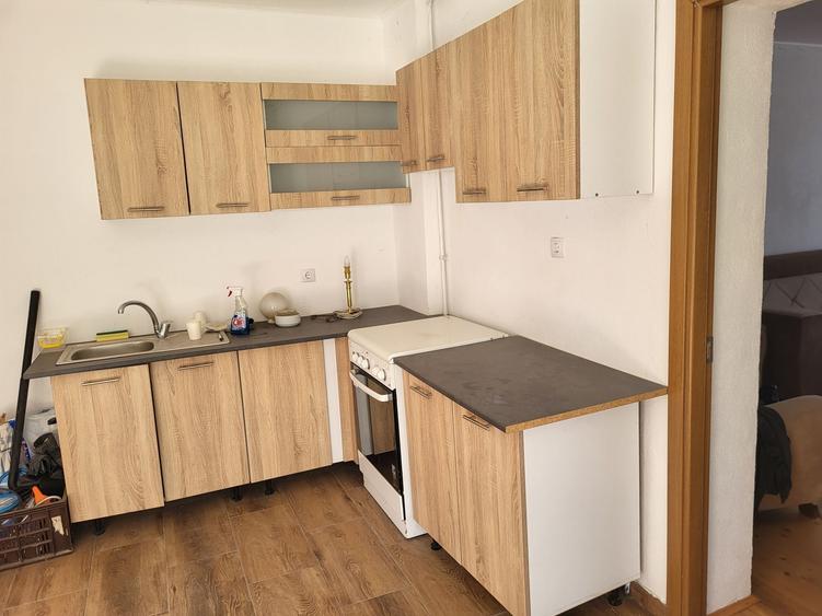 Casă cu 4 camere cu Teren 98 Mp în Central