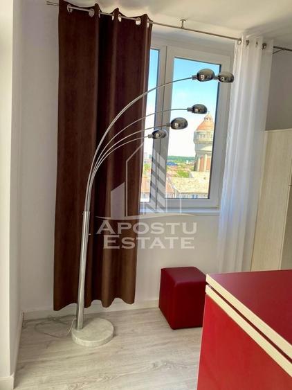 Apartament cu 3 camere semidecomandat, mobilat în Simion Bărnuțiu