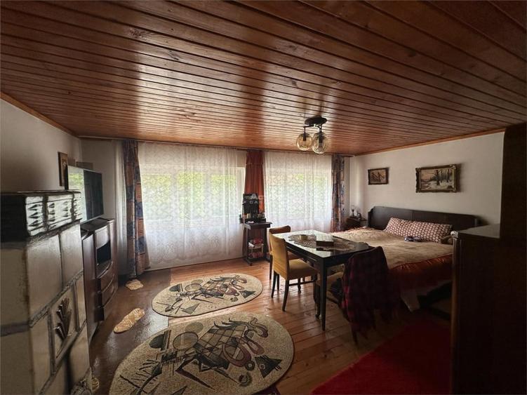 Casă cu 4 camere cu Teren 647 Mp în Central