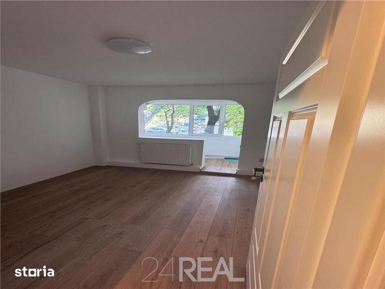 Apartament cu 4 camere decomandat în Tineretului