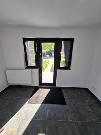 Spațiu comercial, de 1 mp, în Podu Roș