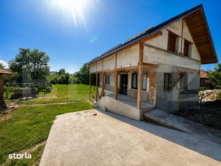 Casă cu 4 camere cu Teren 1360 Mp în Așchileu