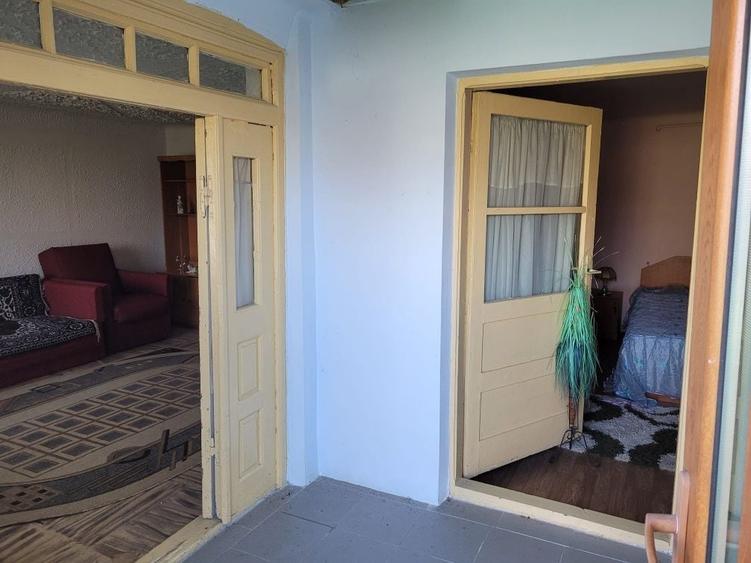 Casă cu 3 camere în Ezeni
