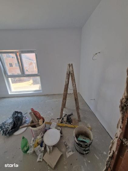 Casă cu 4 camere cu Teren 330 Mp în Ghiroda